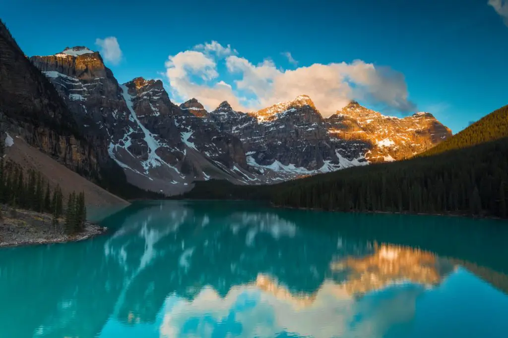 10 Best Places To Go Kayaking In Alberta - kayak banf
